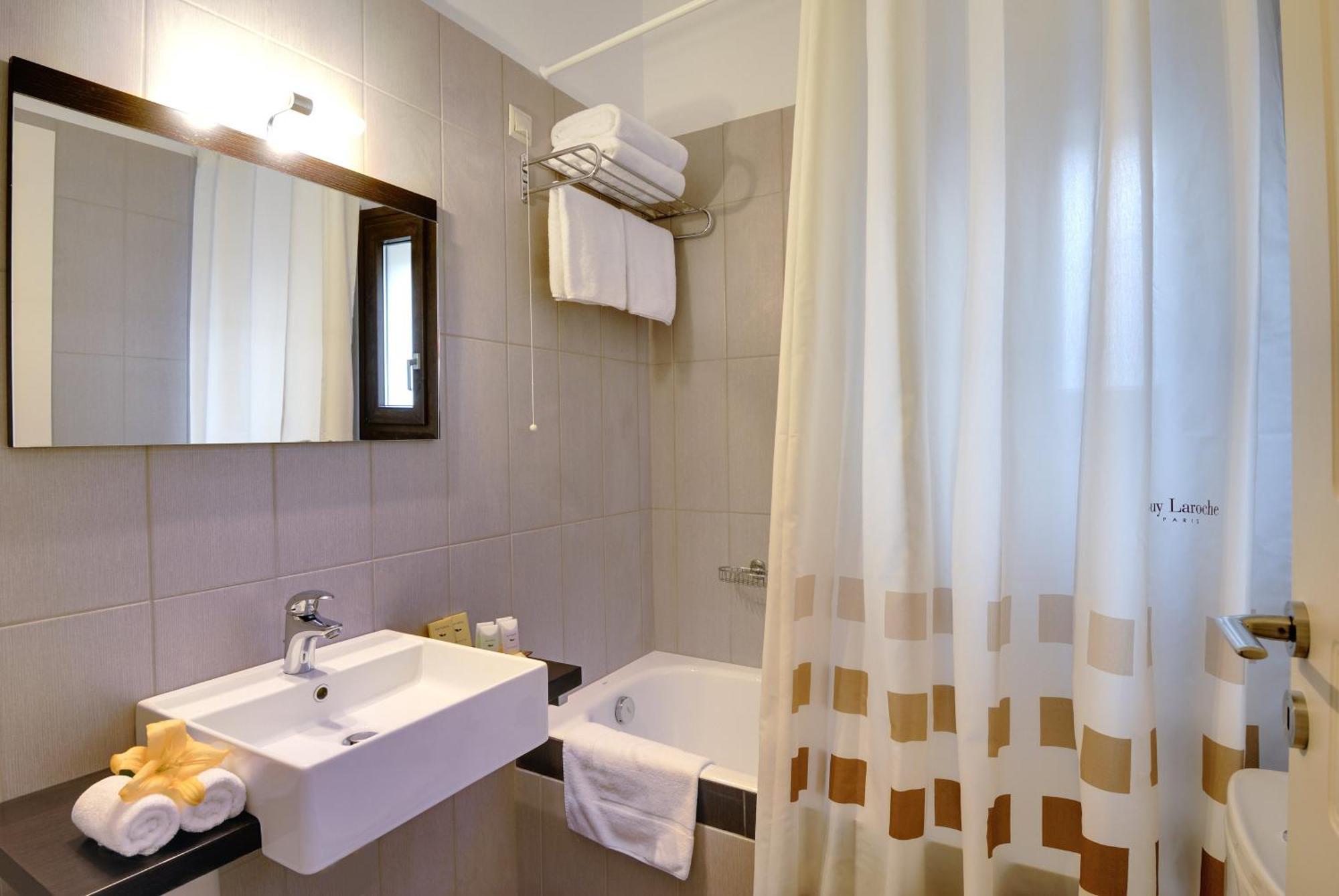Byzantinon Hotel Leonidio Ngoại thất bức ảnh